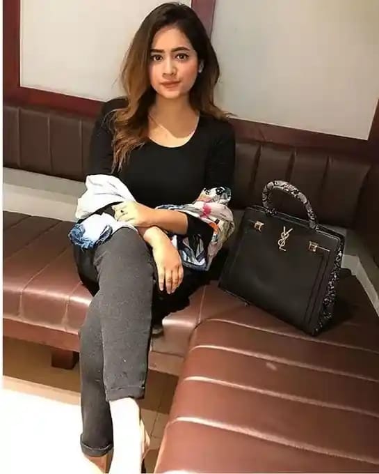 model Call Girls in Surat